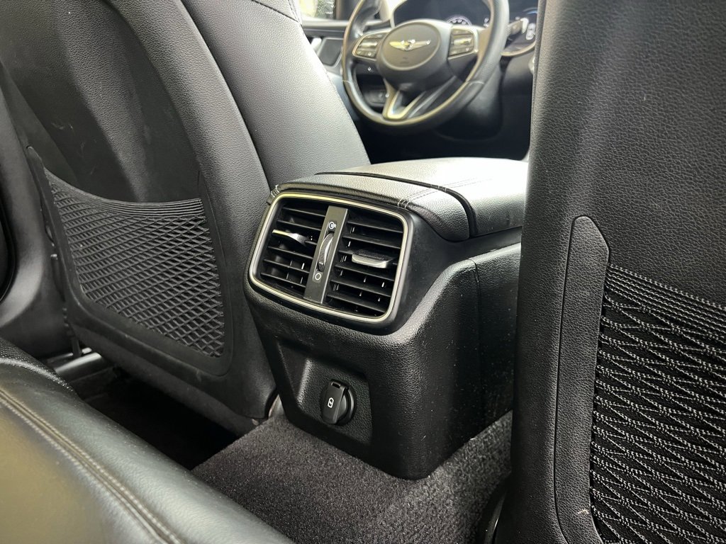 Used 2022 Genesis G70 2.0T image 25