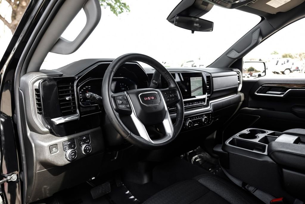 Used 2023 GMC Sierra 1500 Elevation image 2