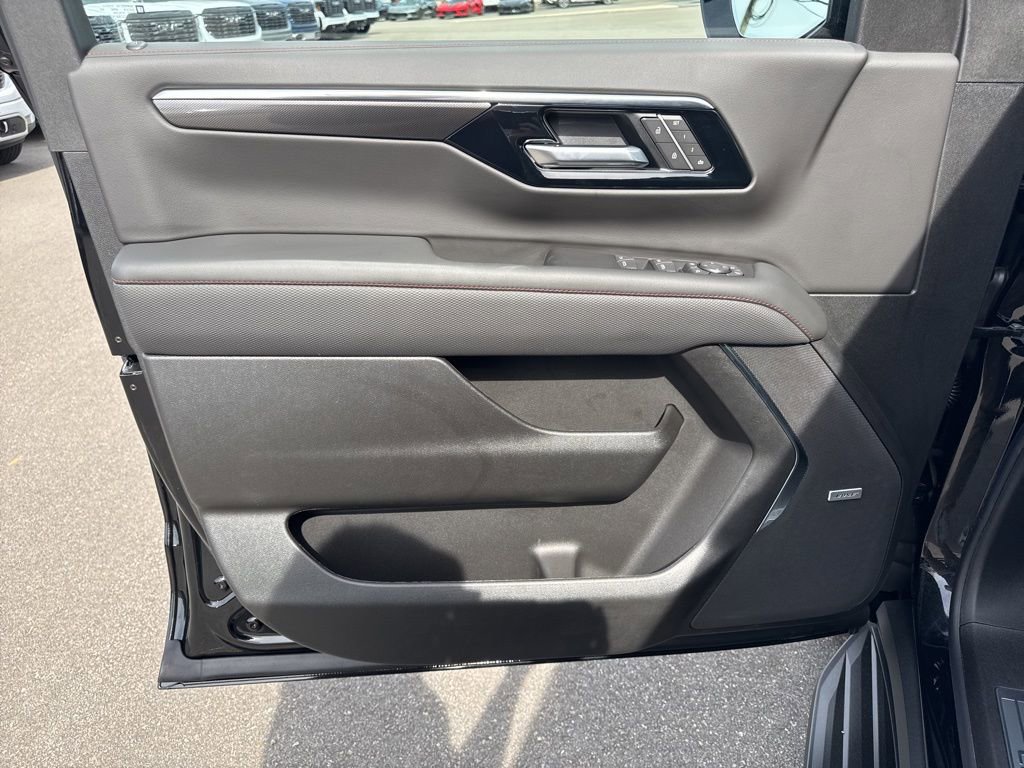 New 2026 Chevrolet Suburban RST w/ RST Capability Package image 31