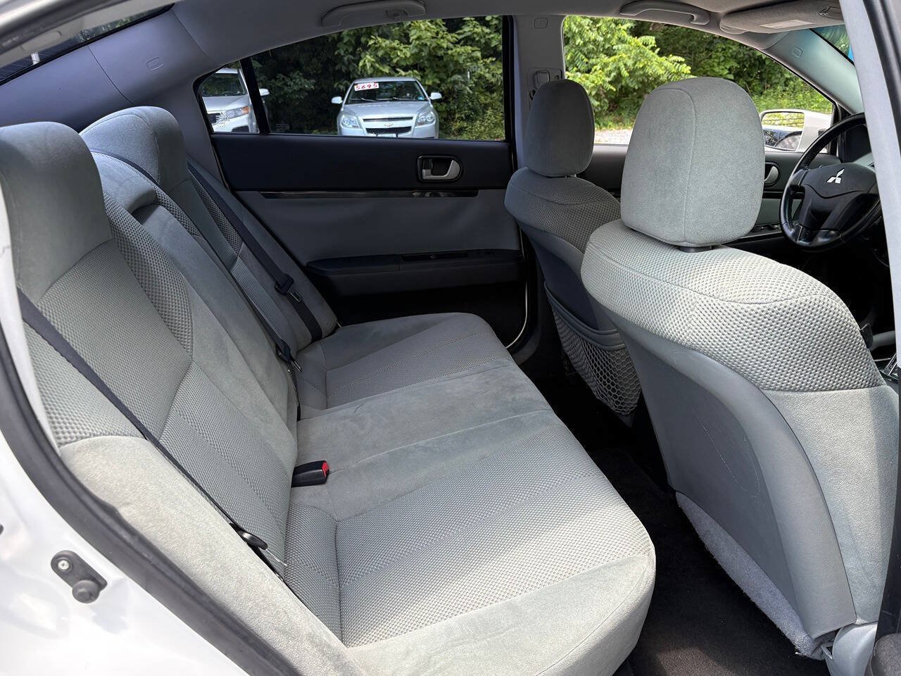 Used 2010 Mitsubishi Galant SE FWD image 23