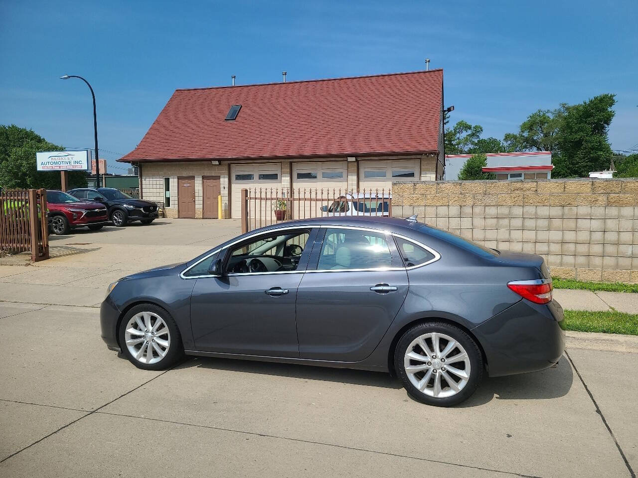 Used 2012 Buick Verano FWD image 3