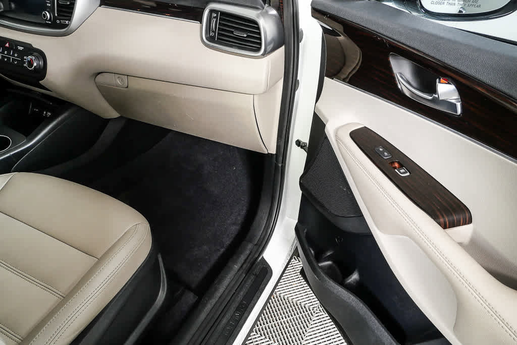 Used 2020 Kia Sorento LX image 23