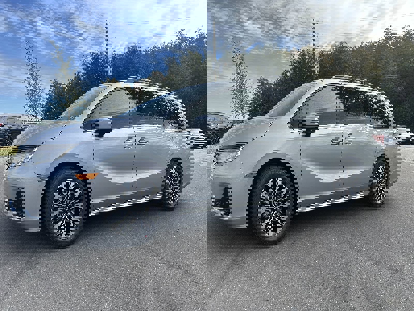 New 2026 Honda Odyssey Elite image 2