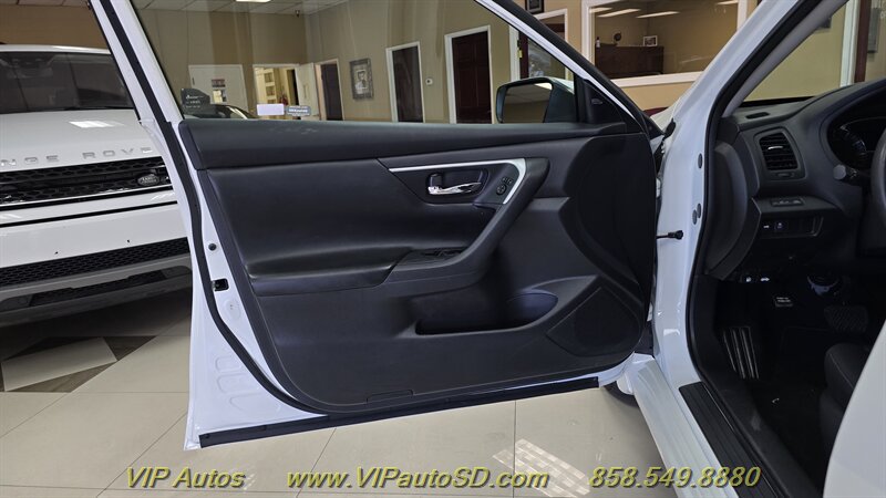 Used 2017 Nissan Altima 2.5 SV FWD image 11