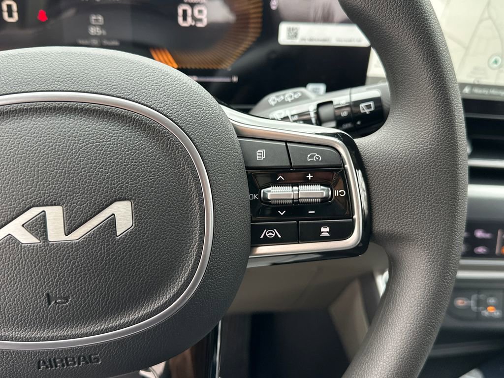 New 2026 Kia Carnival LX FWD image 23