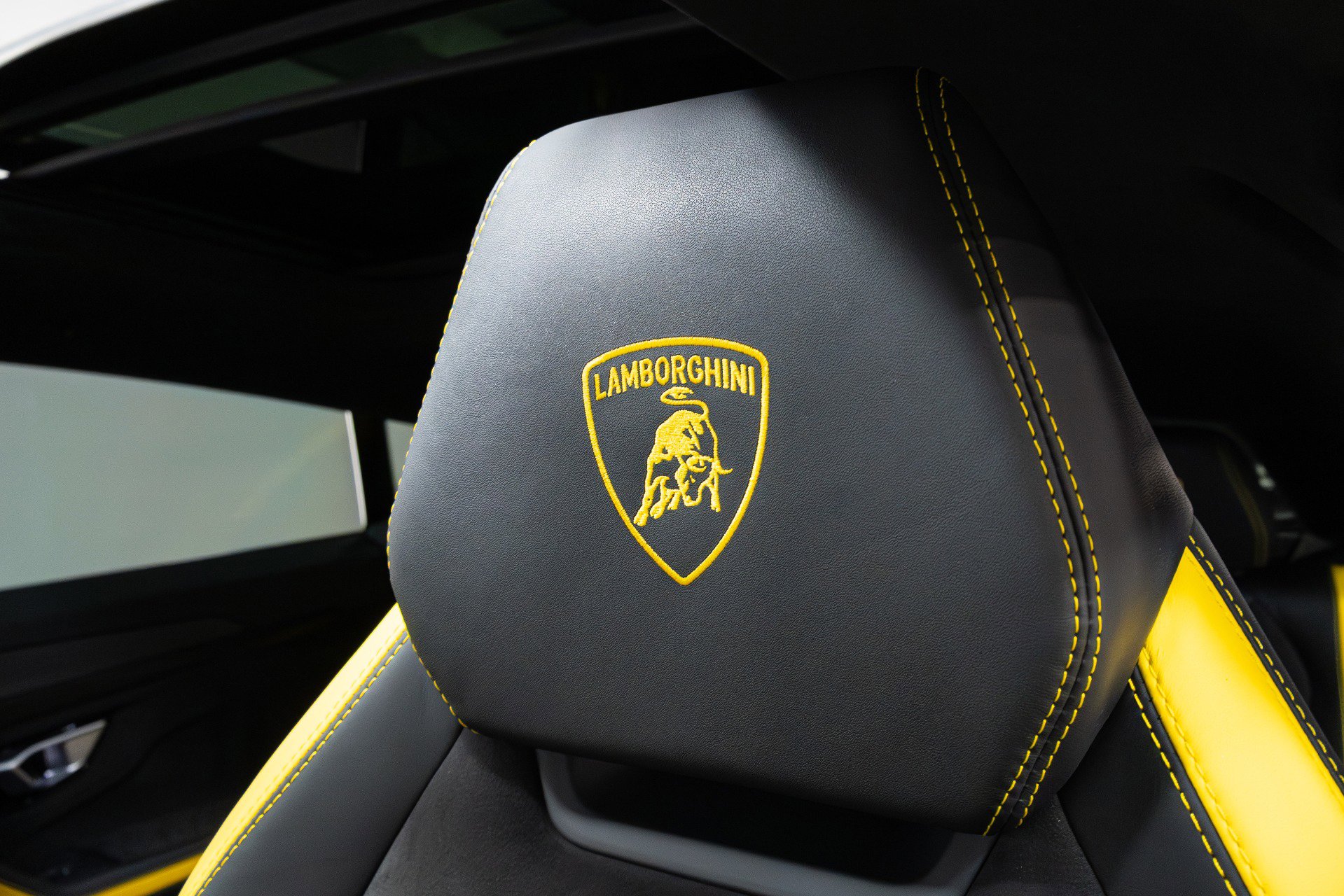 Used 2022 Lamborghini Urus image 9