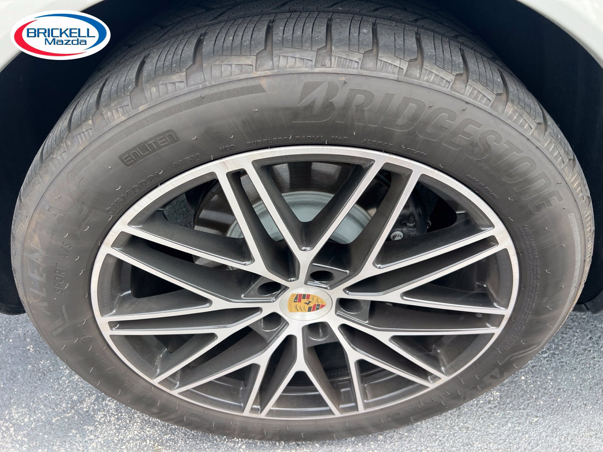 Used 2024 Porsche Cayenne AWD/4WD image 29