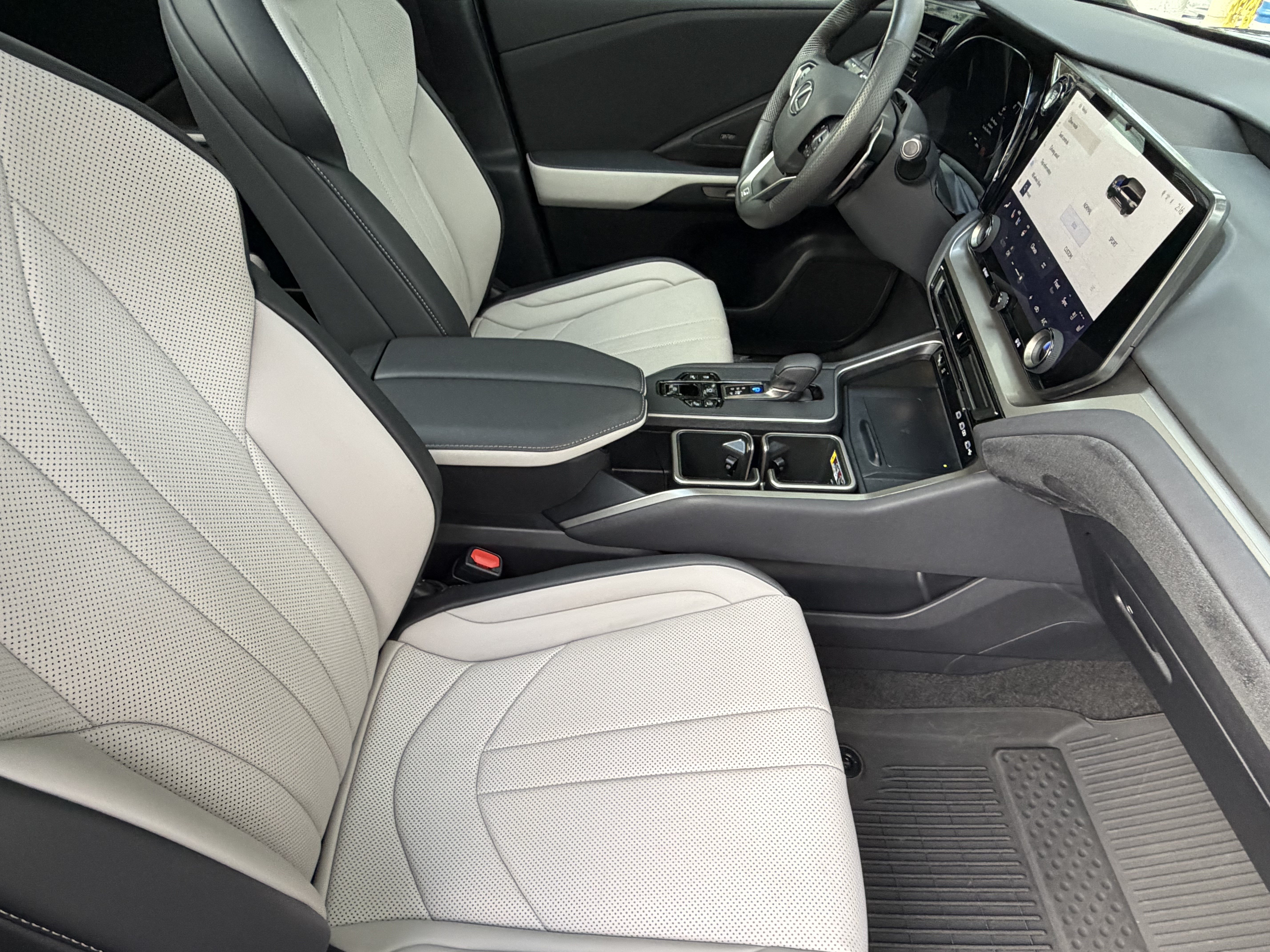 Used 2026 Lexus TX 350 AWD w/ Technology Package image 43
