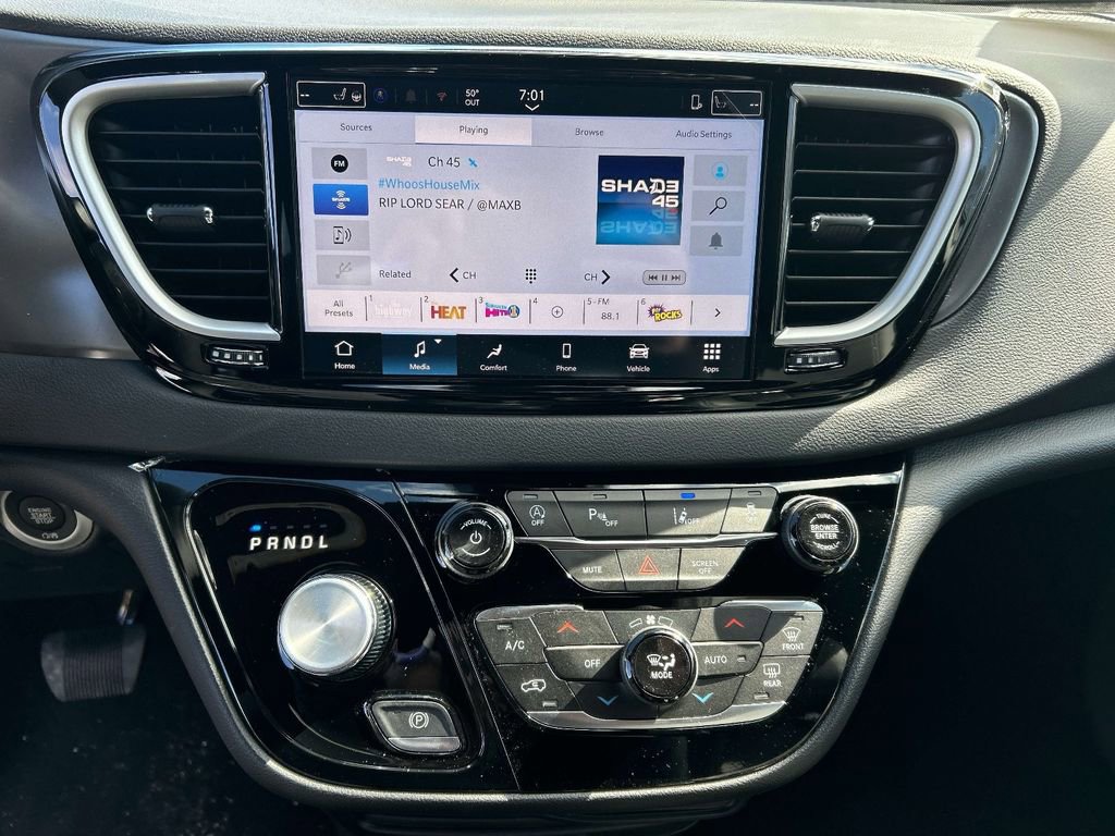 New 2026 Chrysler Voyager LX FWD image 11