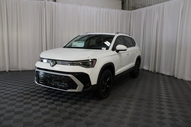 New 2025 Volkswagen Taos SEL image 30