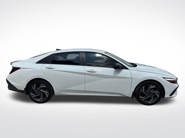 Used 2025 Hyundai Elantra Sport FWD image 7