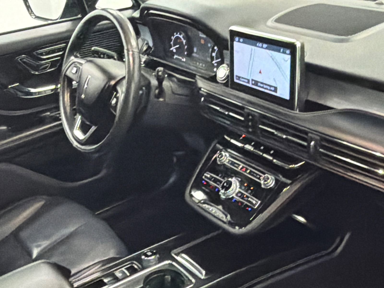 Used 2021 Lincoln Corsair AWD w/ Premium Package image 10