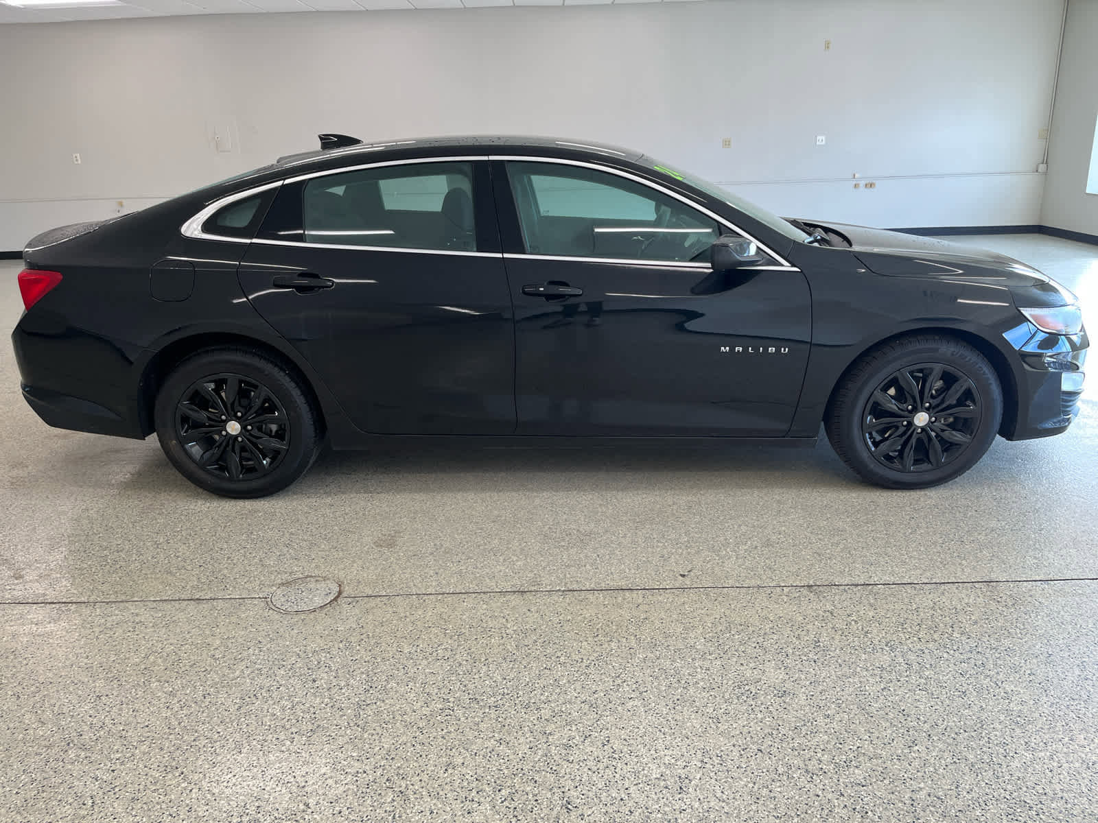 Used 2024 Chevrolet Malibu LT FWD image 6