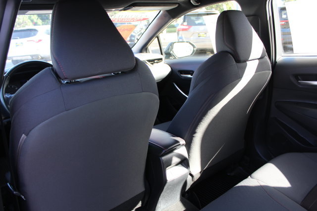 Certified 2024 Toyota Corolla SE w/ SE Premium Package FWD image 33