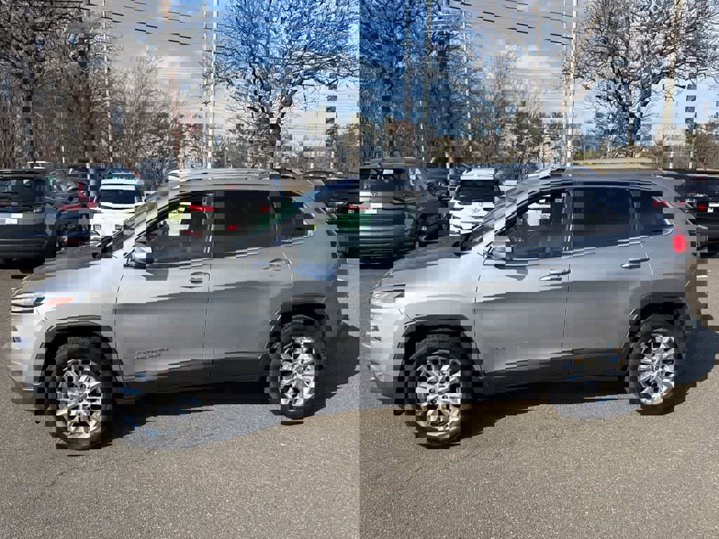 Used 2015 Jeep Cherokee Limited image 2