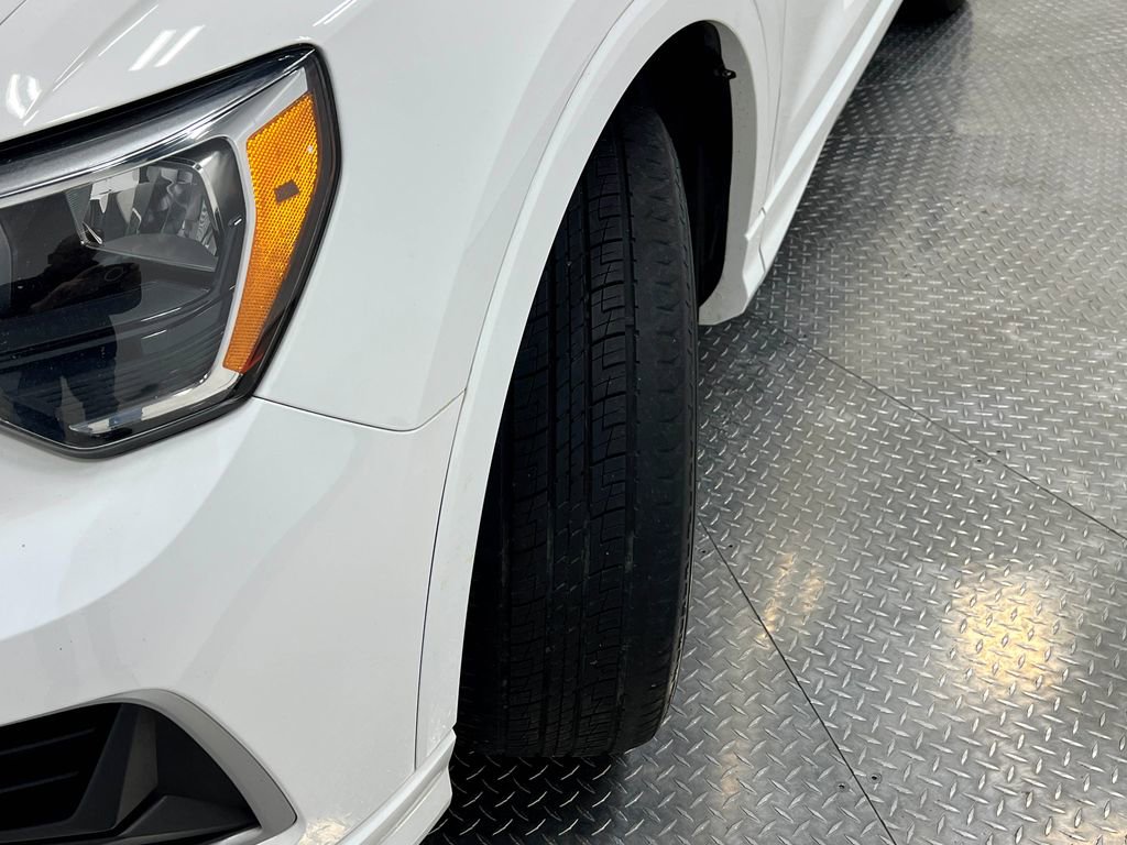 Used 2020 Audi Q3 2.0T Premium image 35