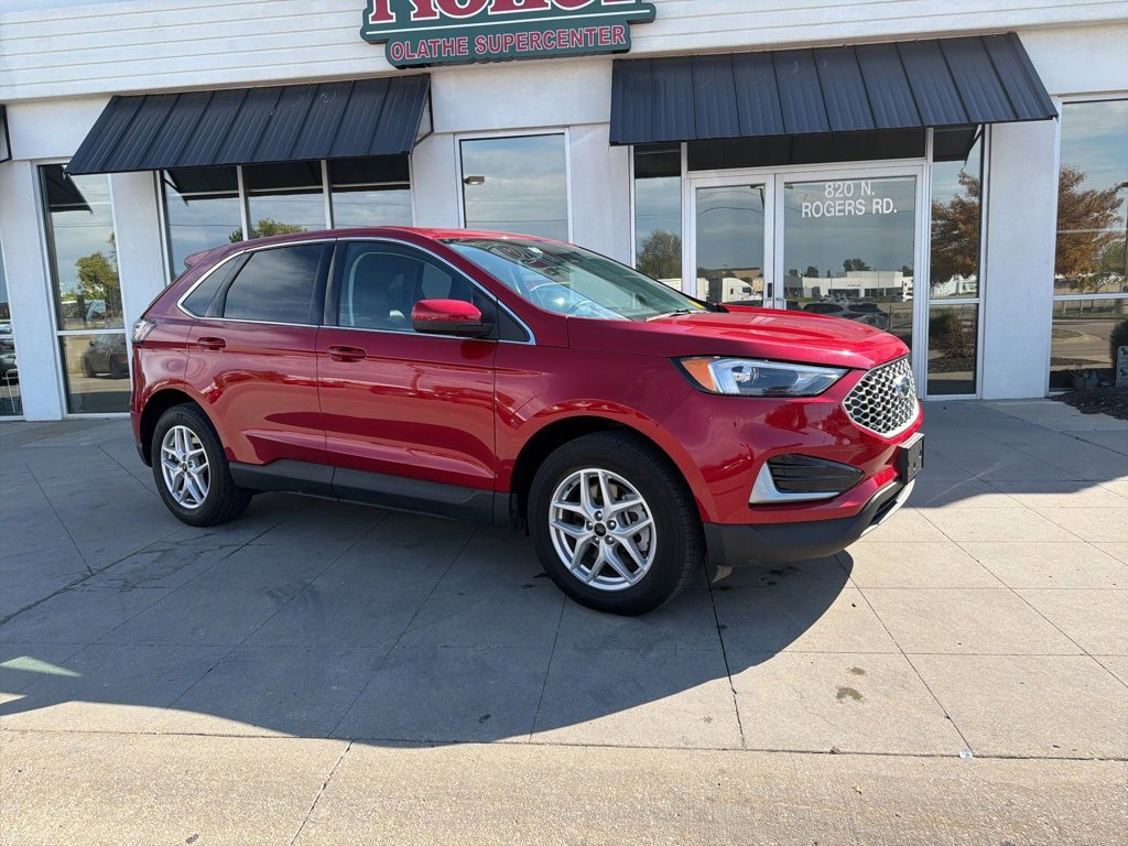 Used 2024 Ford Edge SEL image 3
