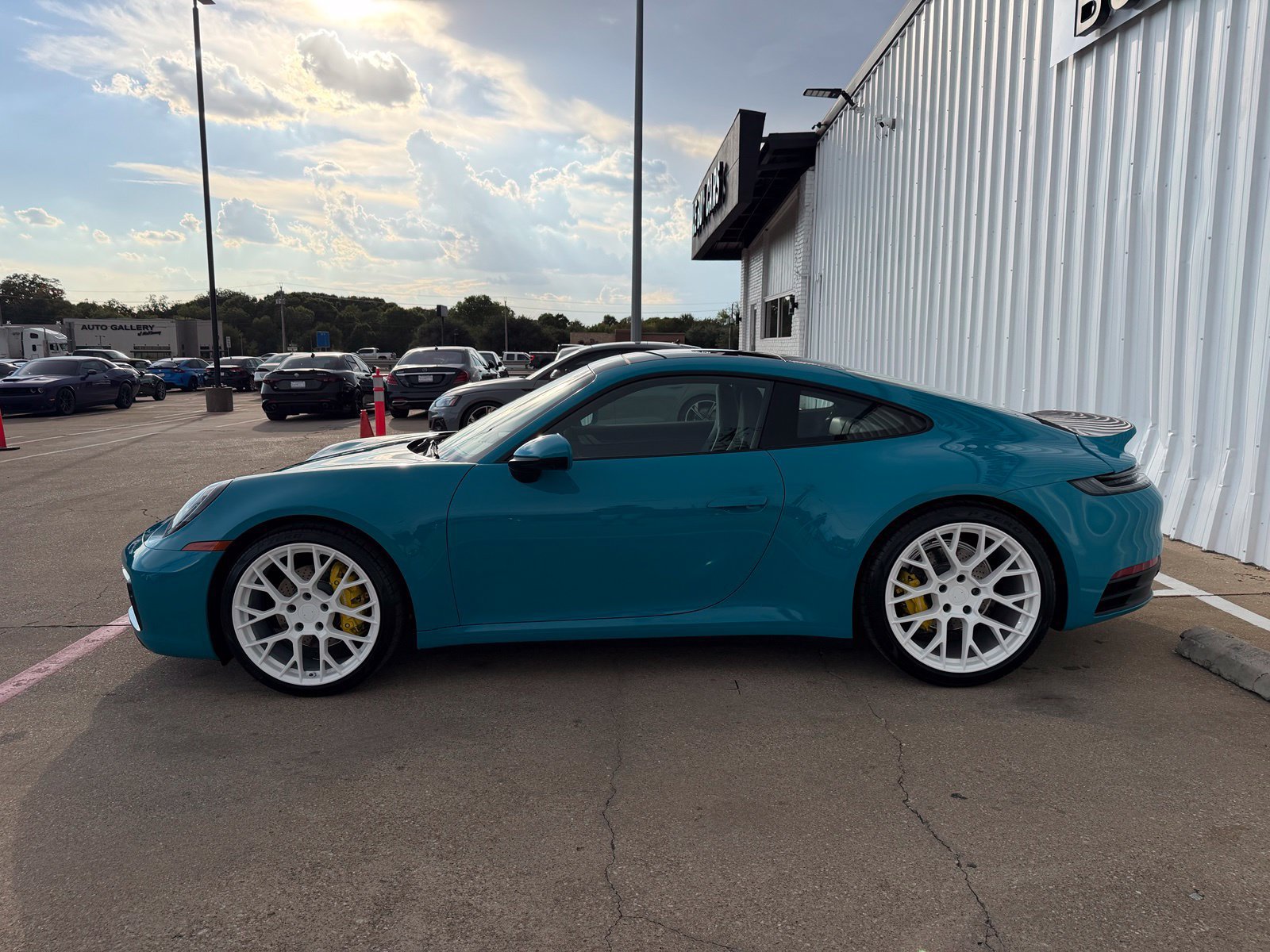 Used 2021 Porsche 911 Carrera RWD image 3