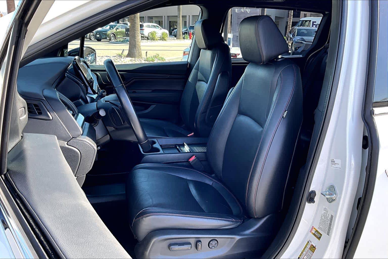 Used 2023 Honda Odyssey Sport image 7