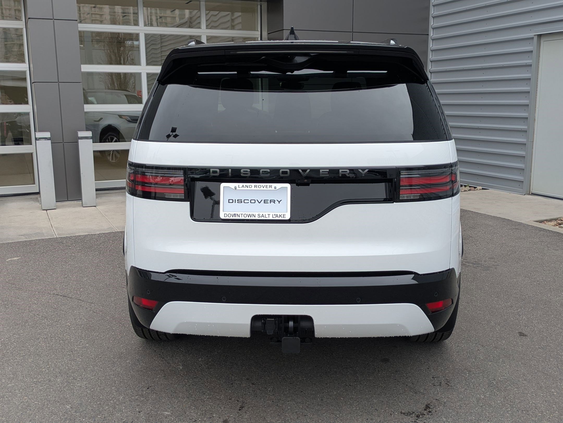 New 2026 Land Rover Discovery Dynamic SE image 4