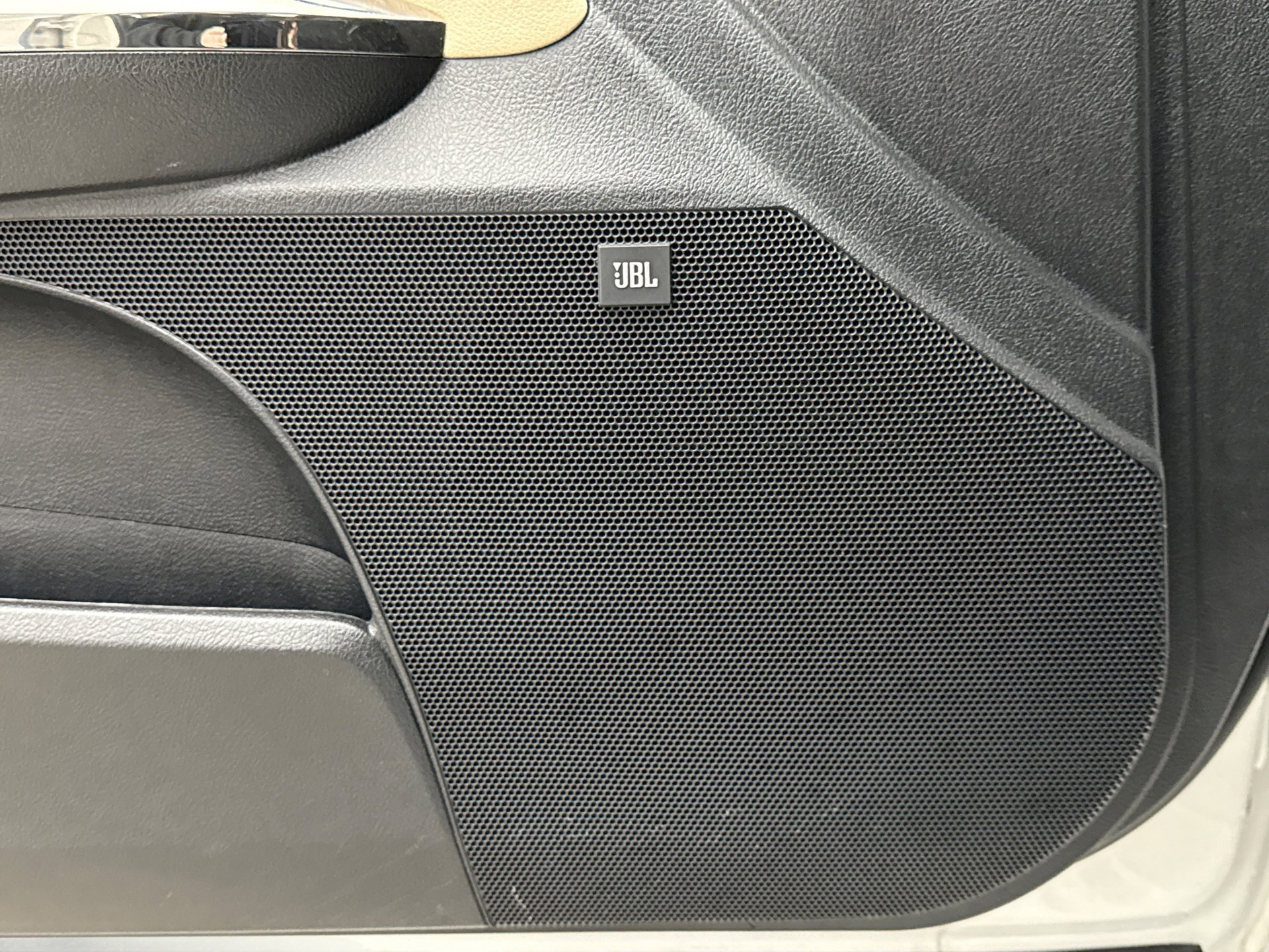 Used 2017 Toyota Avalon Limited w/ Carpet Mat Package image 18