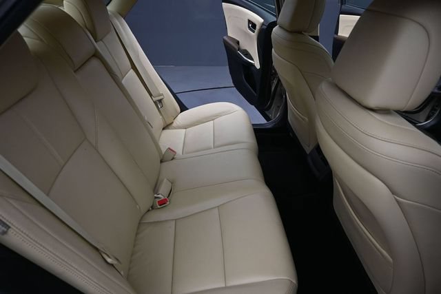 Used 2016 Toyota Avalon XLE Premium FWD image 18