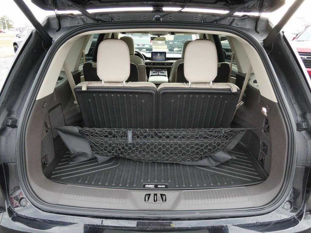 Used 2024 Lincoln Aviator Reserve w/ Equipment Group 201A AWD/4WD image 17