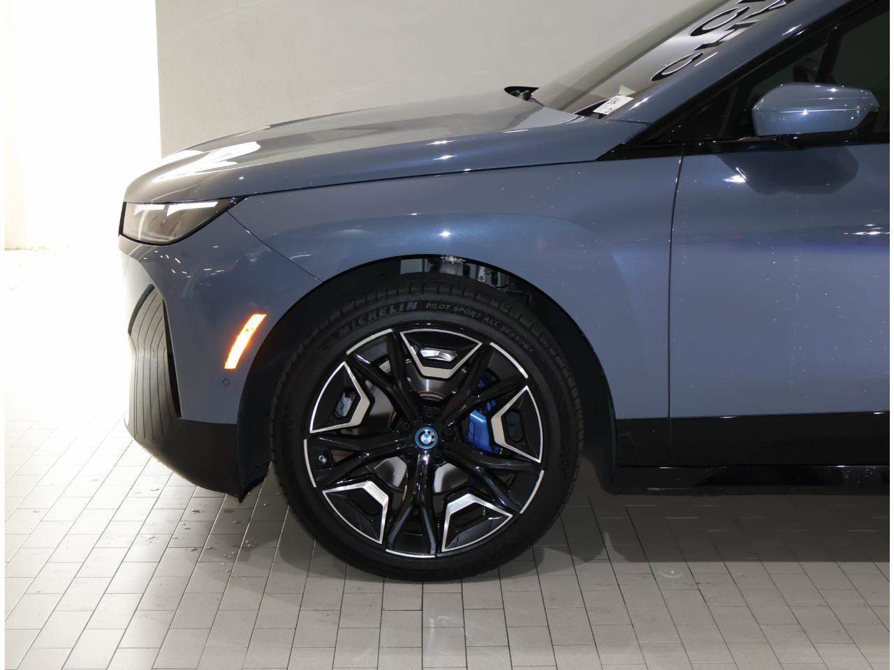 Certified 2024 BMW iX xDrive50 w/ Premium Package AWD/4WD image 4