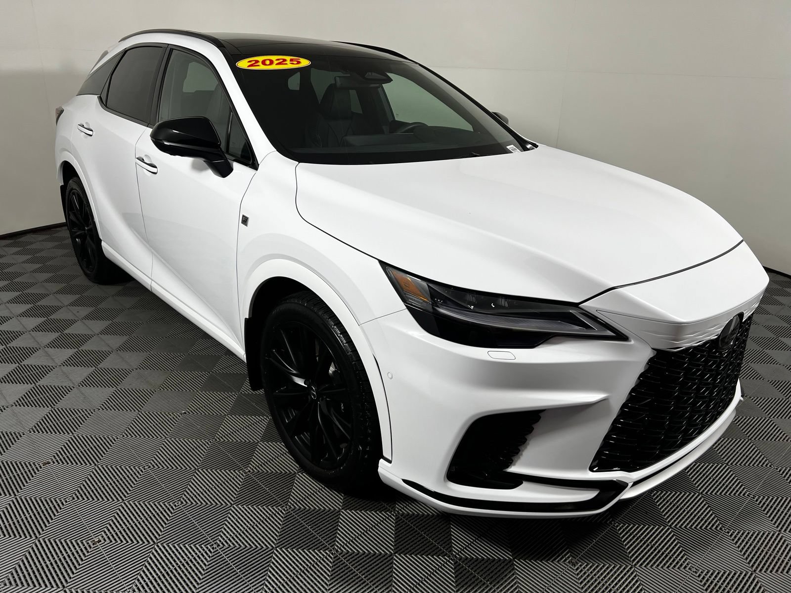 Used 2025 Lexus RX 500h F Sport w/ Convenience Package AWD/4WD image 3
