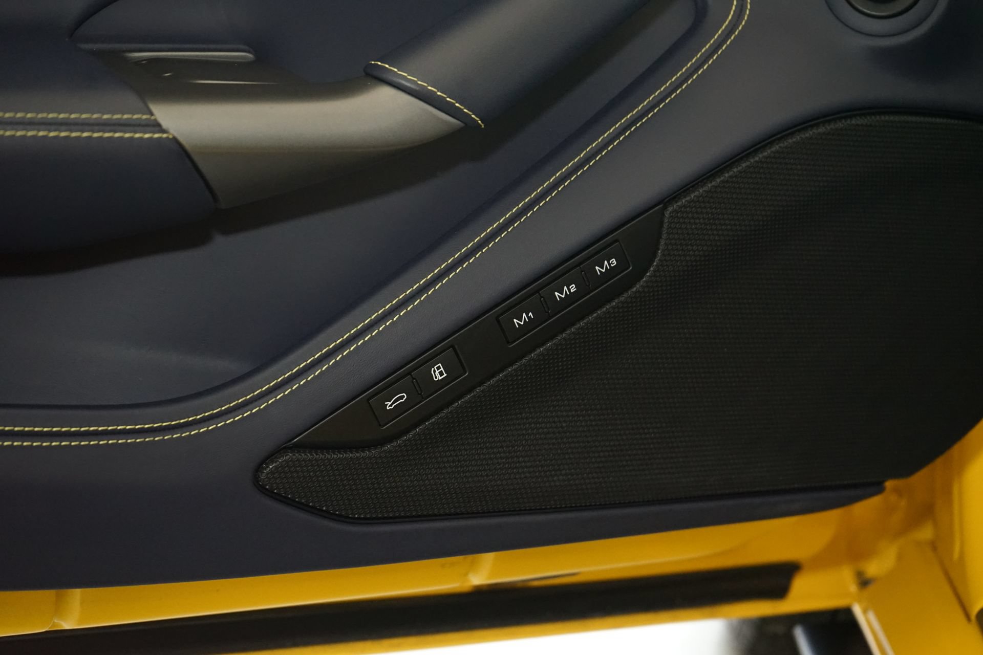 Used 2022 Ferrari F8 Tributo RWD image 24