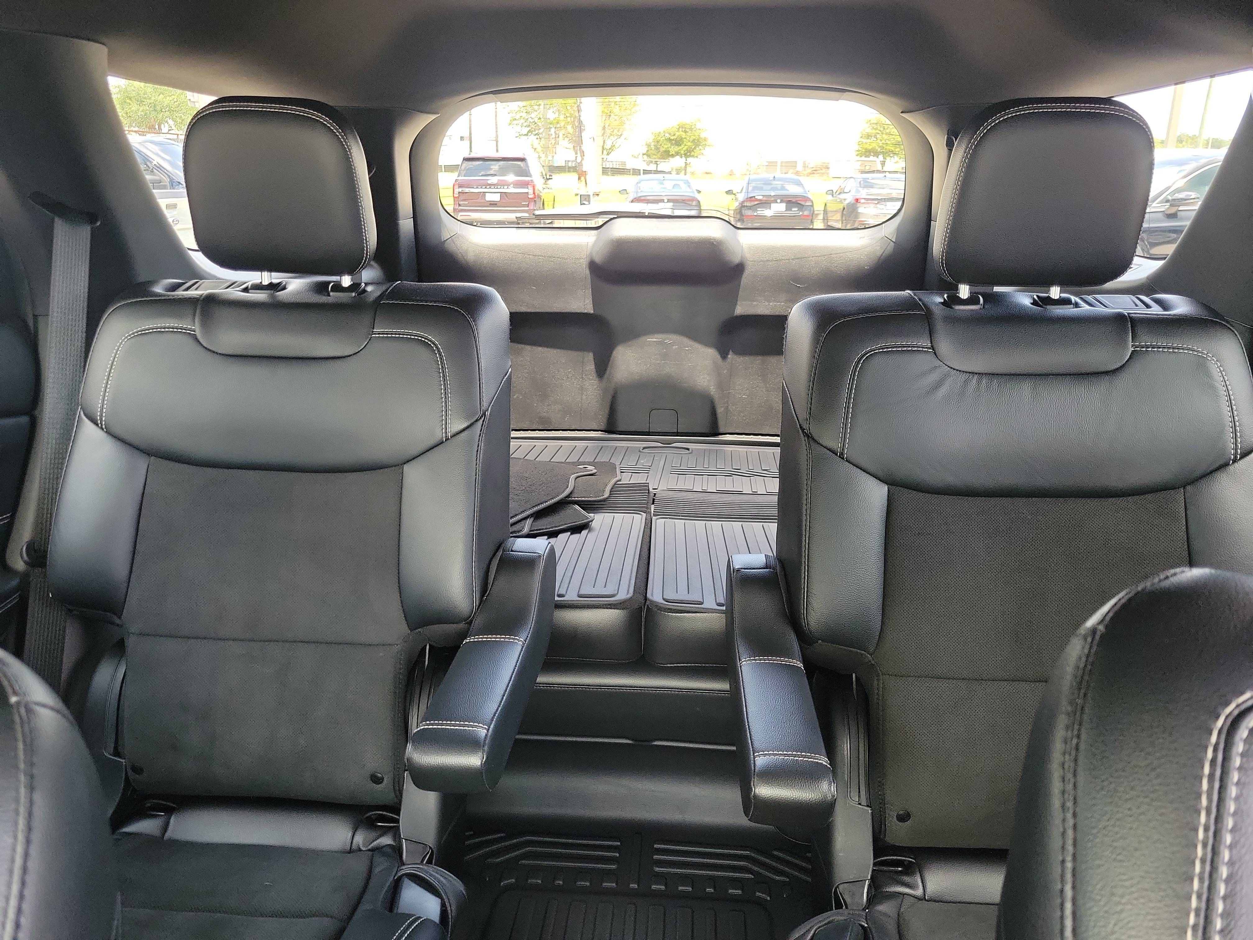 Used 2022 Ford Explorer ST w/ ST Street Pack RWD image 11