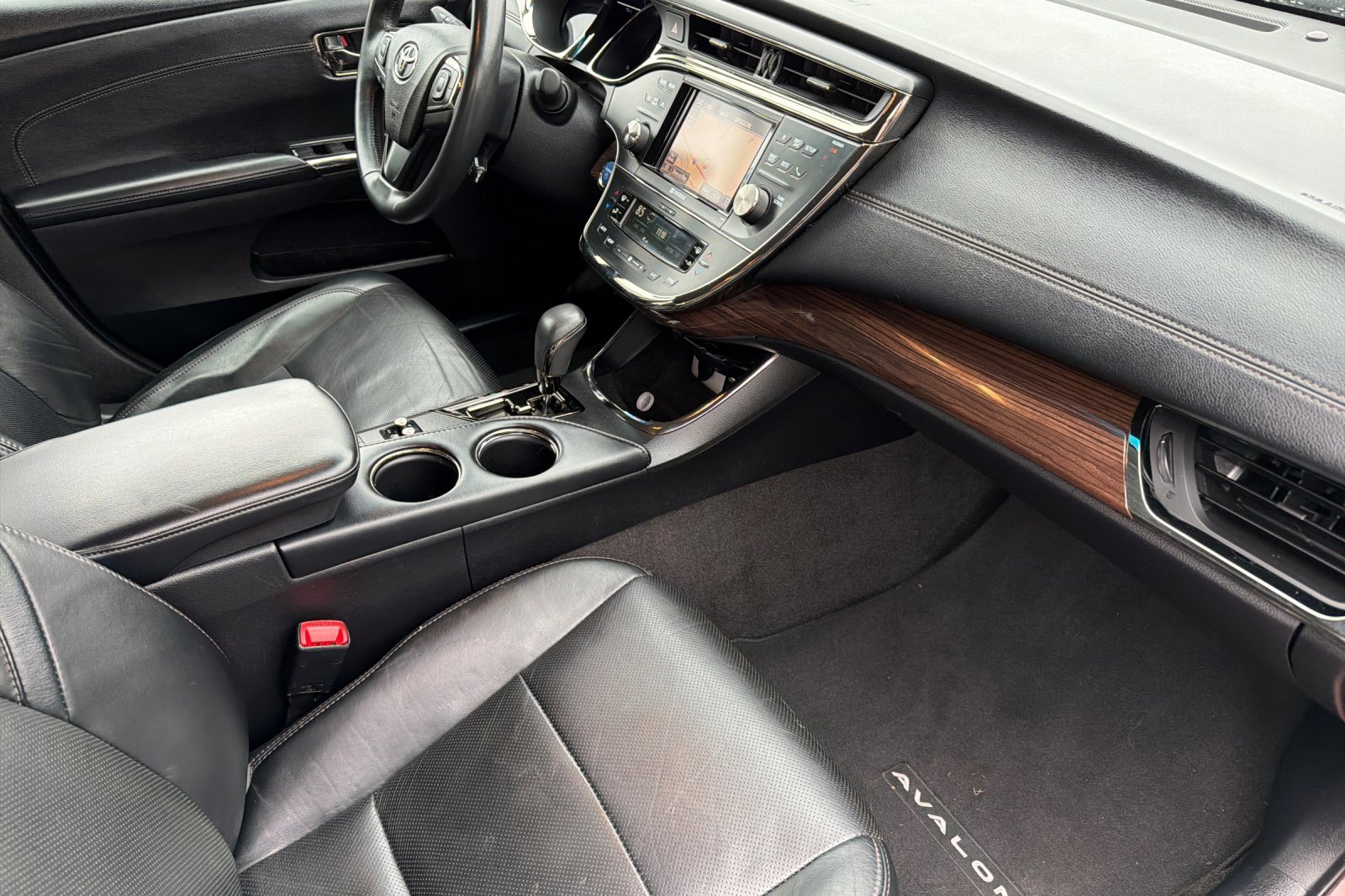 Used 2014 Toyota Avalon Limited image 14