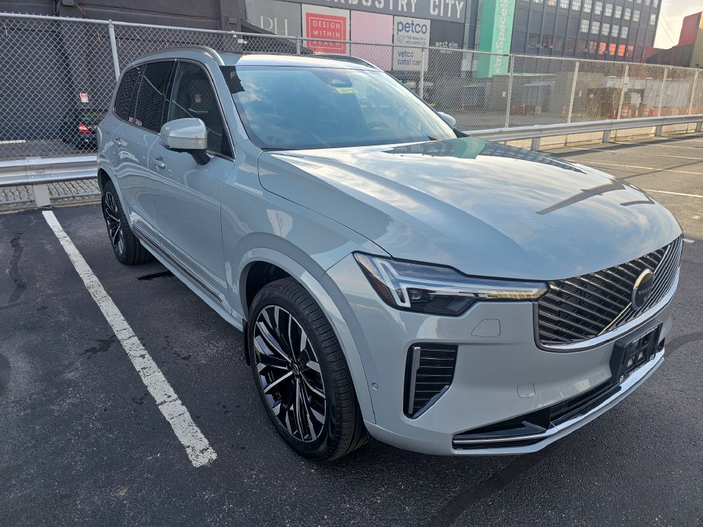 Certified 2026 Volvo XC90 B6 Plus w/ Protection Package AWD/4WD image 28