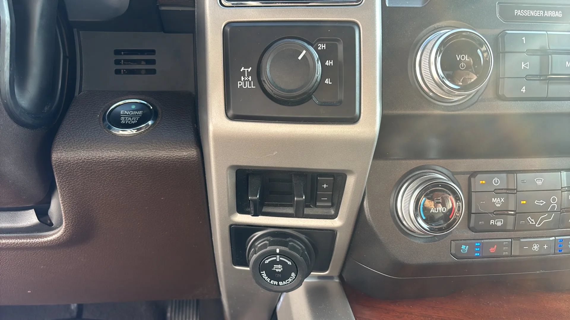 Used 2020 Ford F250 King Ranch w/ King Ranch Ultimate Package AWD/4WD image 29