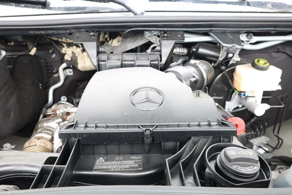 Used 2023 Mercedes-Benz Sprinter 2500 image 31
