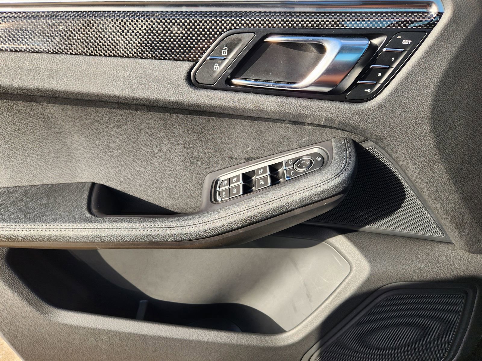 Used 2023 Porsche Macan S w/ Sport Chrono Package image 31