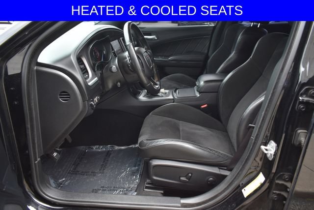 Used 2022 Dodge Charger R/T w/ Plus Group RWD image 4