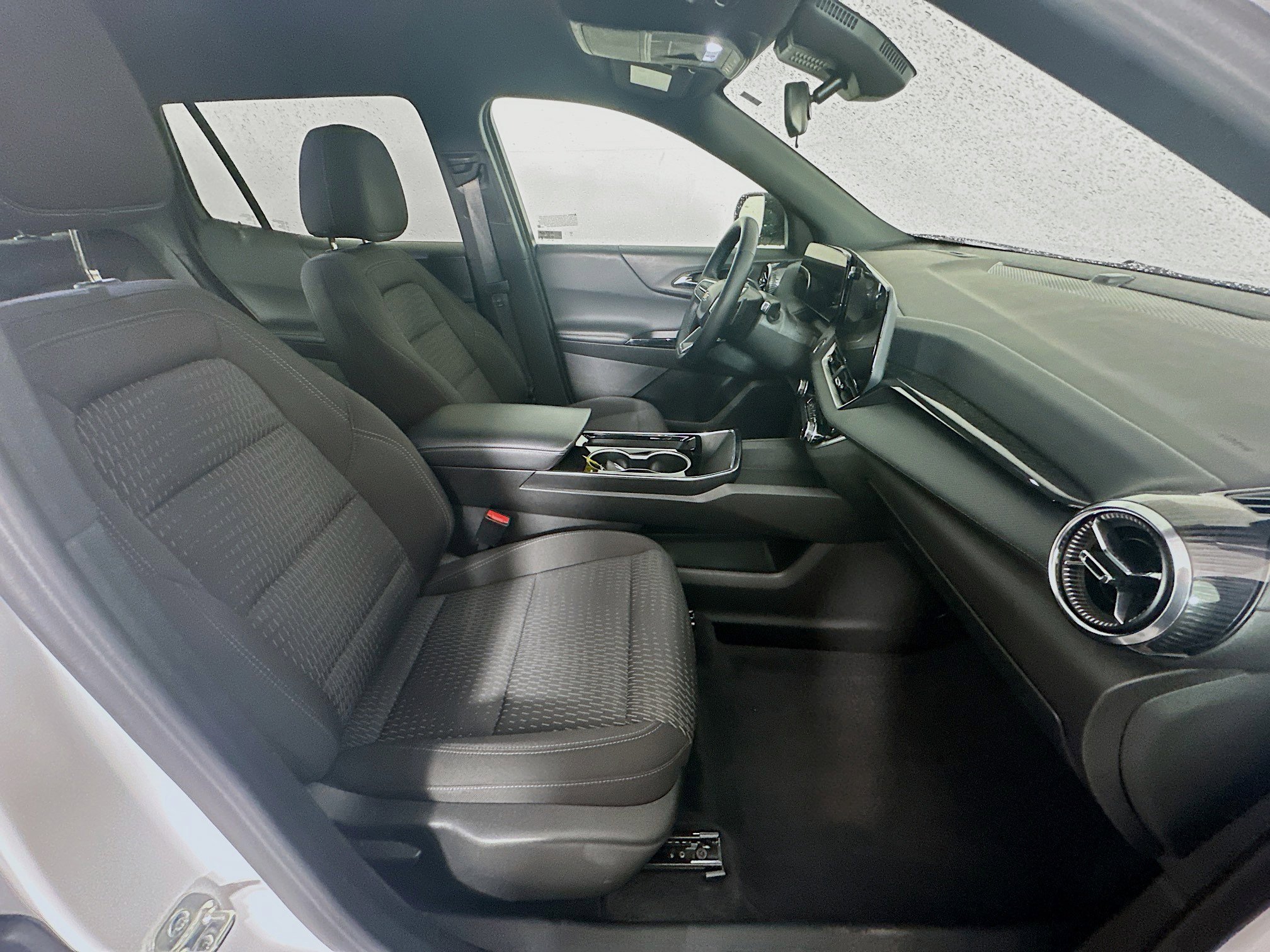 Used 2025 Chevrolet Equinox LT image 31