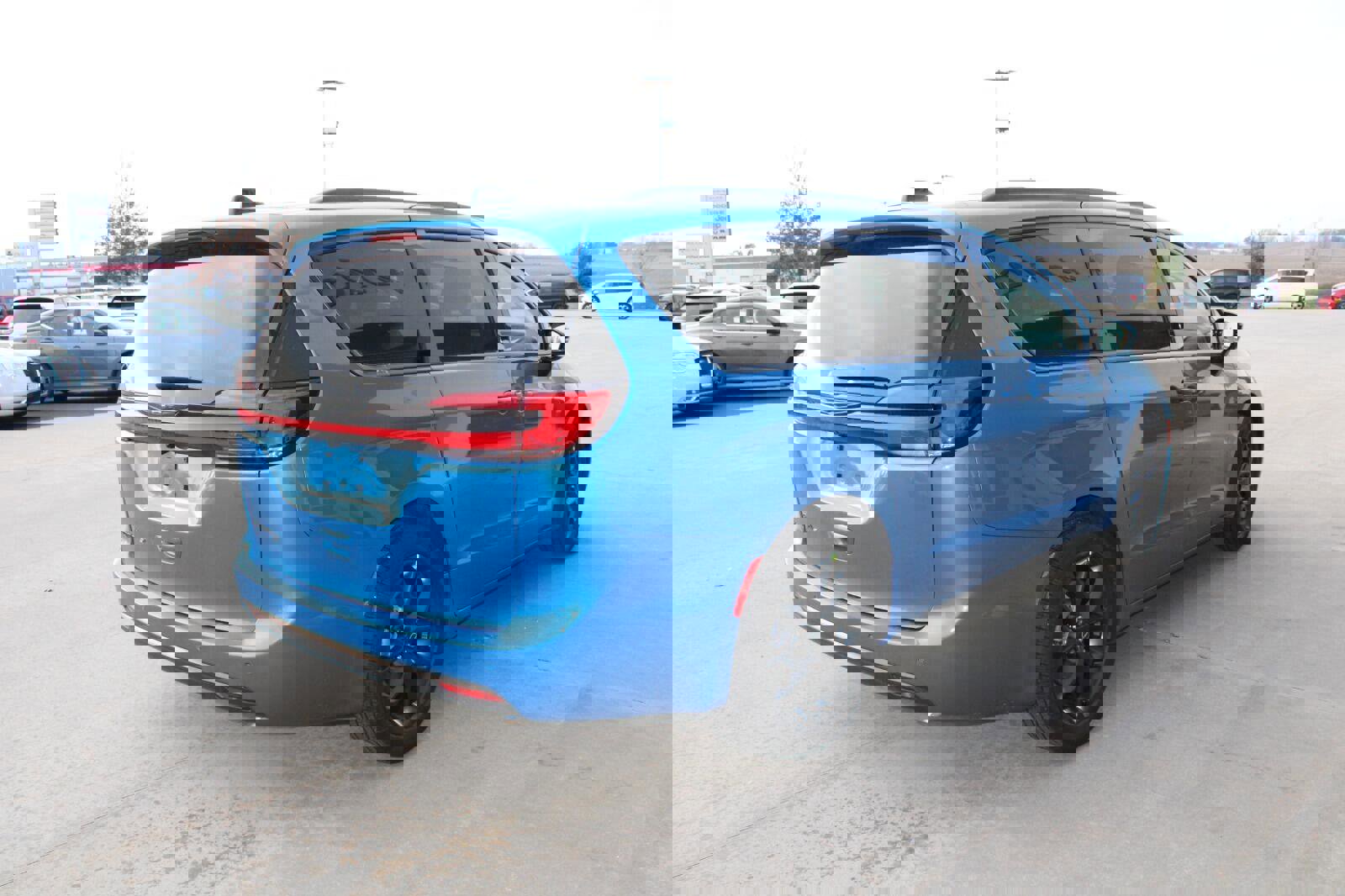 New 2026 Chrysler Pacifica Select w/ S Appearance Package image 7