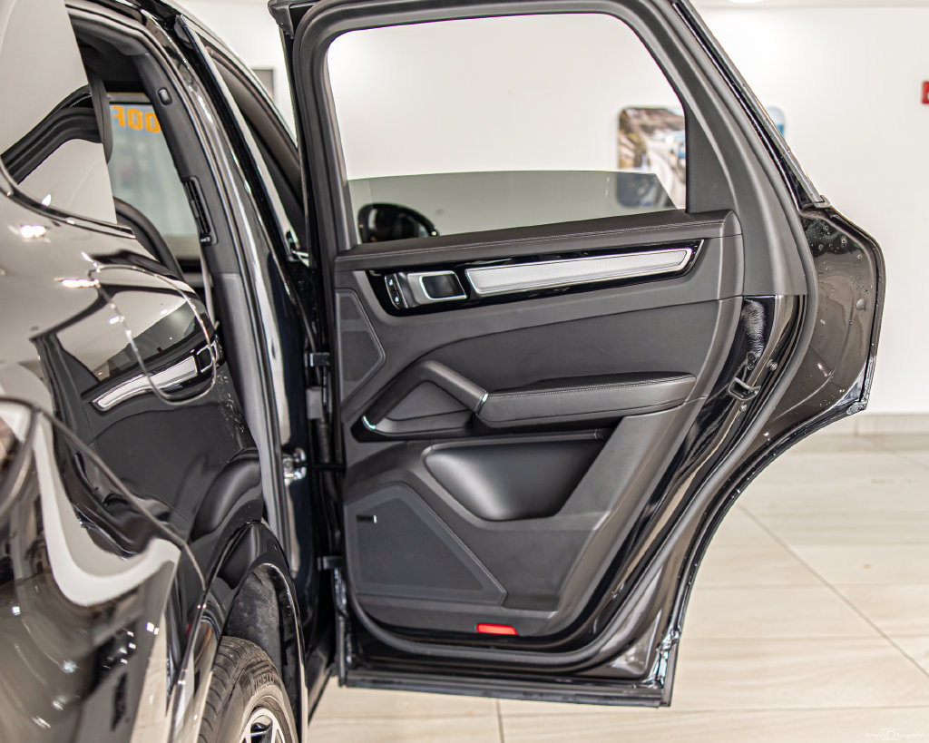 Used 2022 Porsche Cayenne S AWD/4WD image 43
