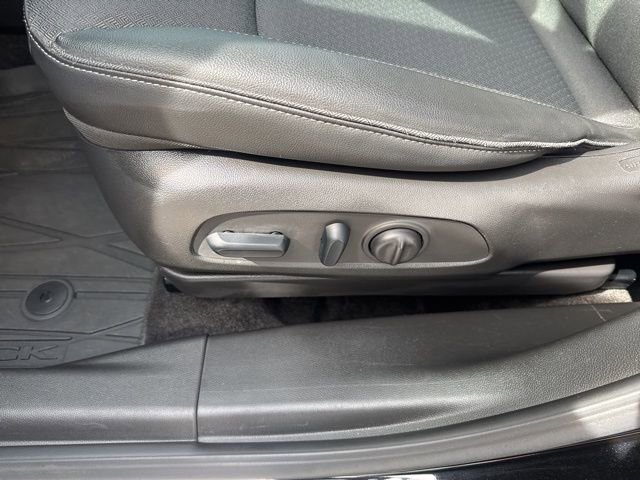 Used 2023 Buick Encore GX Select w/ Sport Touring Package image 16