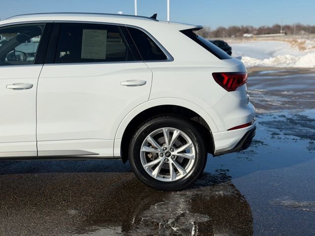 Used 2025 Audi Q3 2.0T Premium image 11