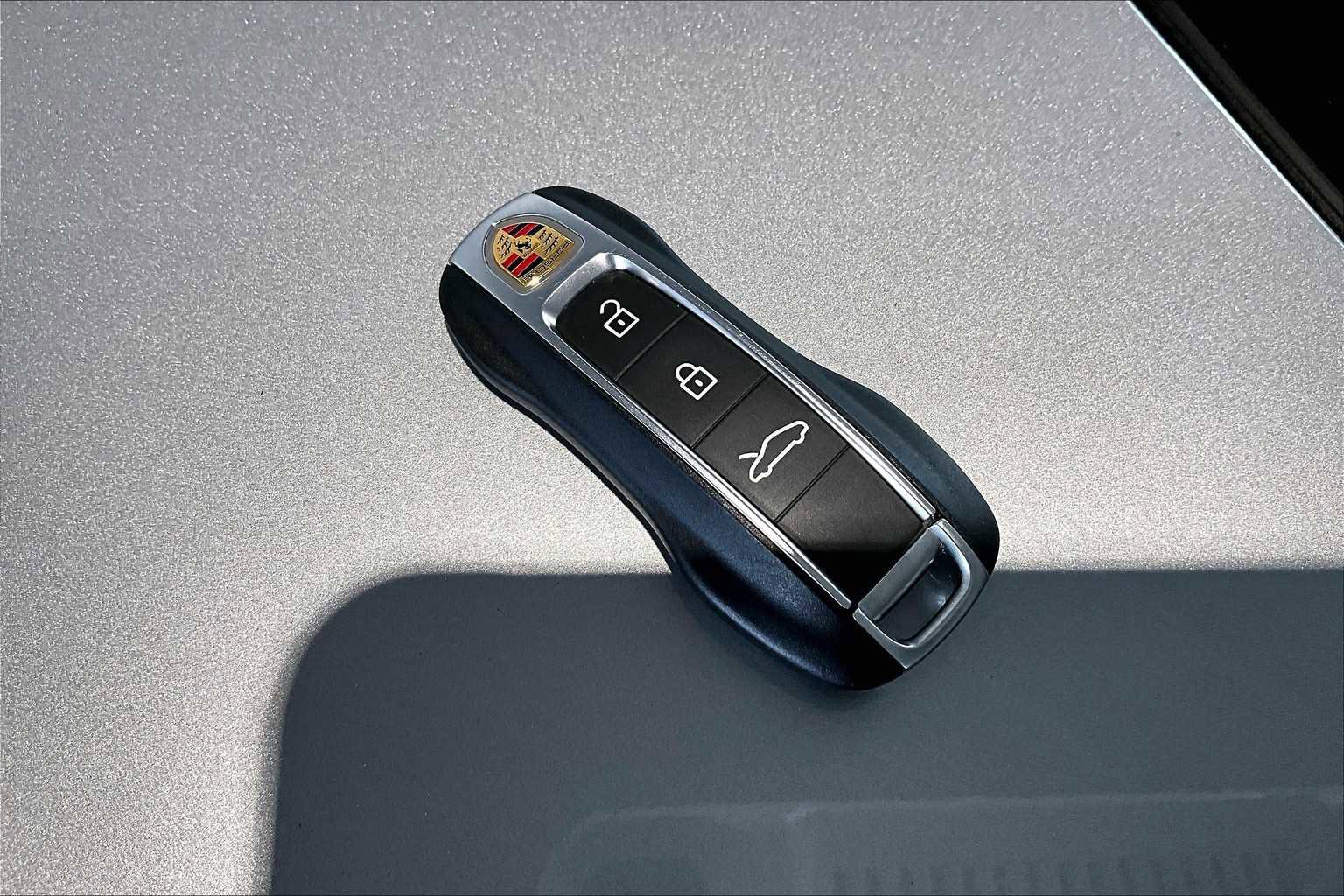 Used 2025 Porsche 911 Carrera image 35