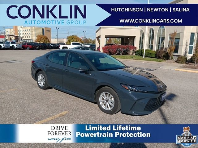 Used 2025 Toyota Camry LE image 1