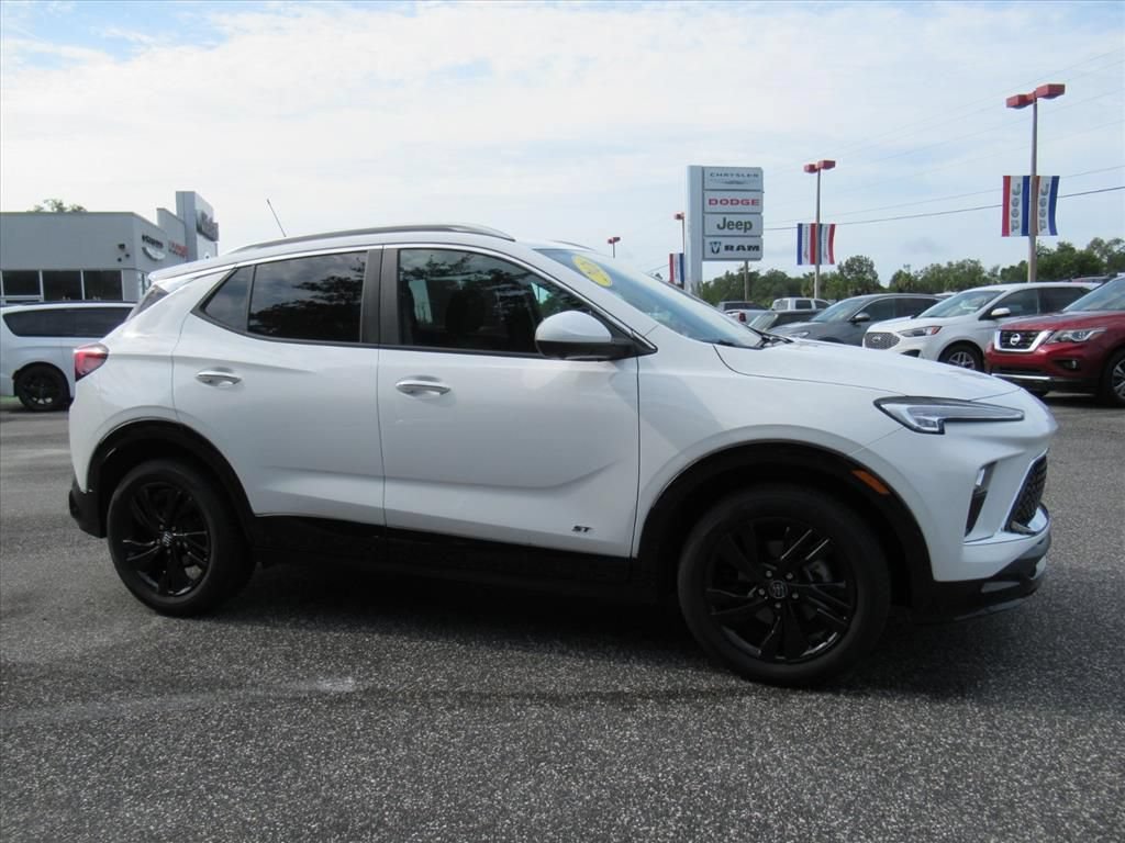 Used 2026 Buick Encore GX Sport Touring w/ Advanced Technology Package FWD image 2
