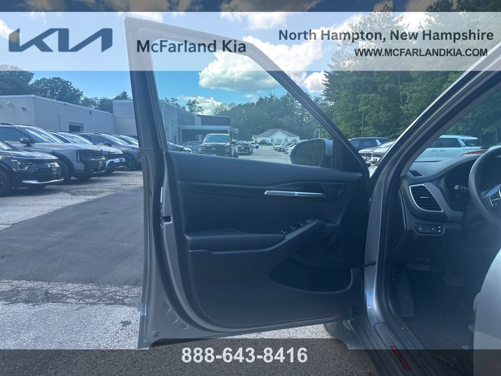 Used 2023 Kia Seltos LX AWD/4WD image 11