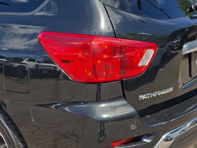 Used 2018 Nissan Pathfinder SV AWD/4WD image 34