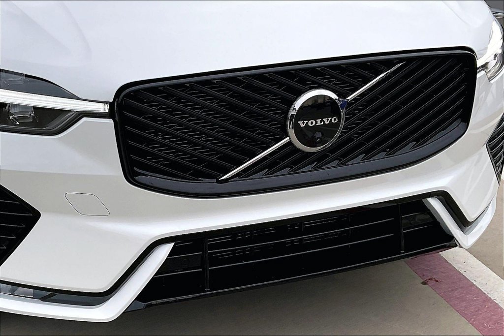 New 2026 Volvo XC60 B5 Plus w/ Protection Package Premier AWD/4WD image 36