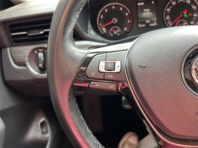 Used 2020 Volkswagen Passat 2.0T R-Line image 27