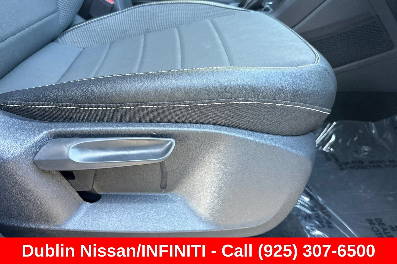 Used 2023 Volkswagen Taos SE w/ Black Wheel Package FWD image 24